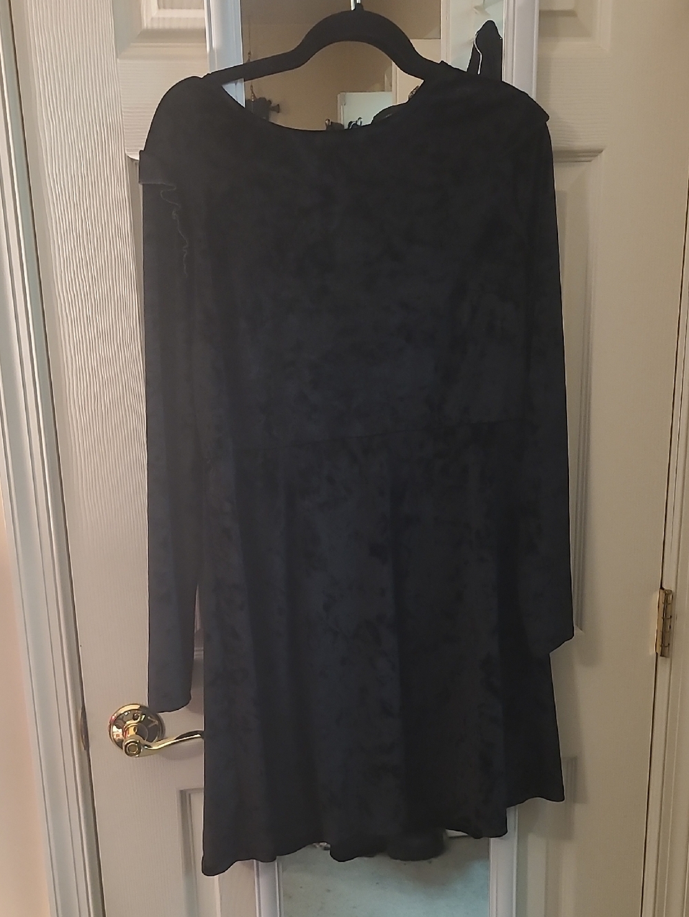 Mossimo Supply Co. Black Long-Sleeve Velvet Dress